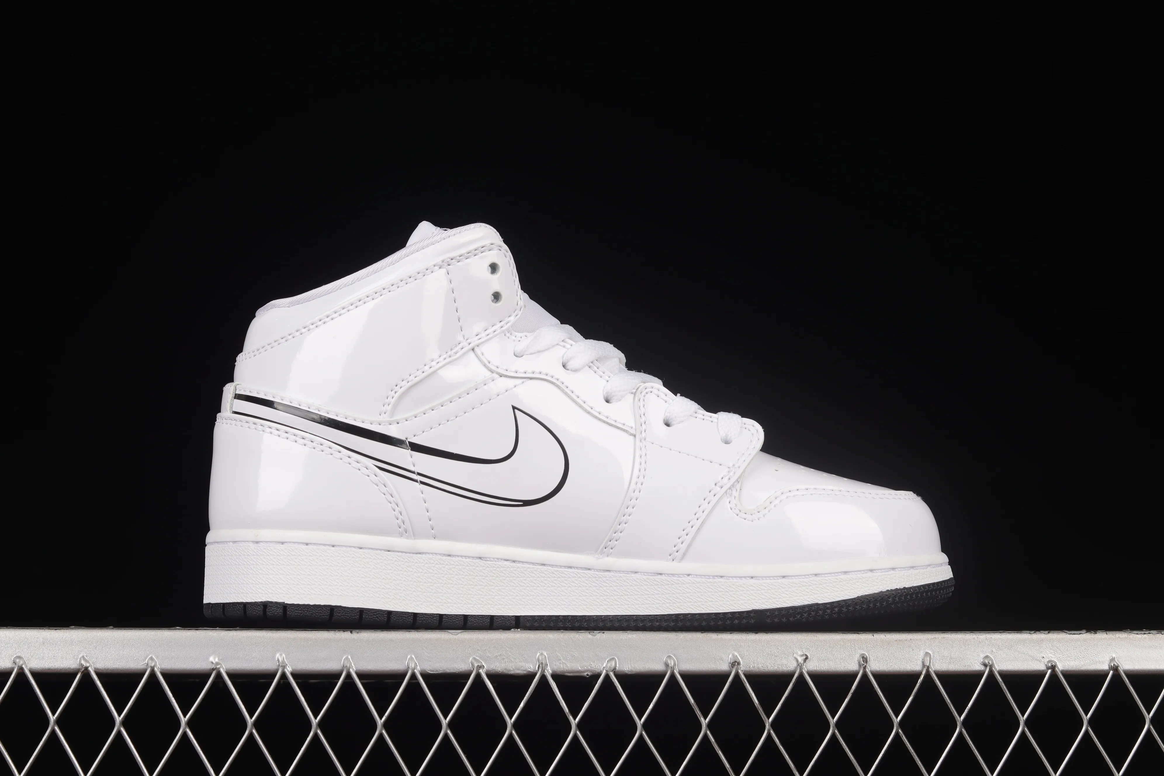 All categories Air Jordan Jordan series basketball shoes Air Jordan 1 Mid G version pure original Air Jordan 1 Mid GS "Schematic" AJ1 Joe 1 white graffiti Zhongbang basketball shoes DQ1864-100